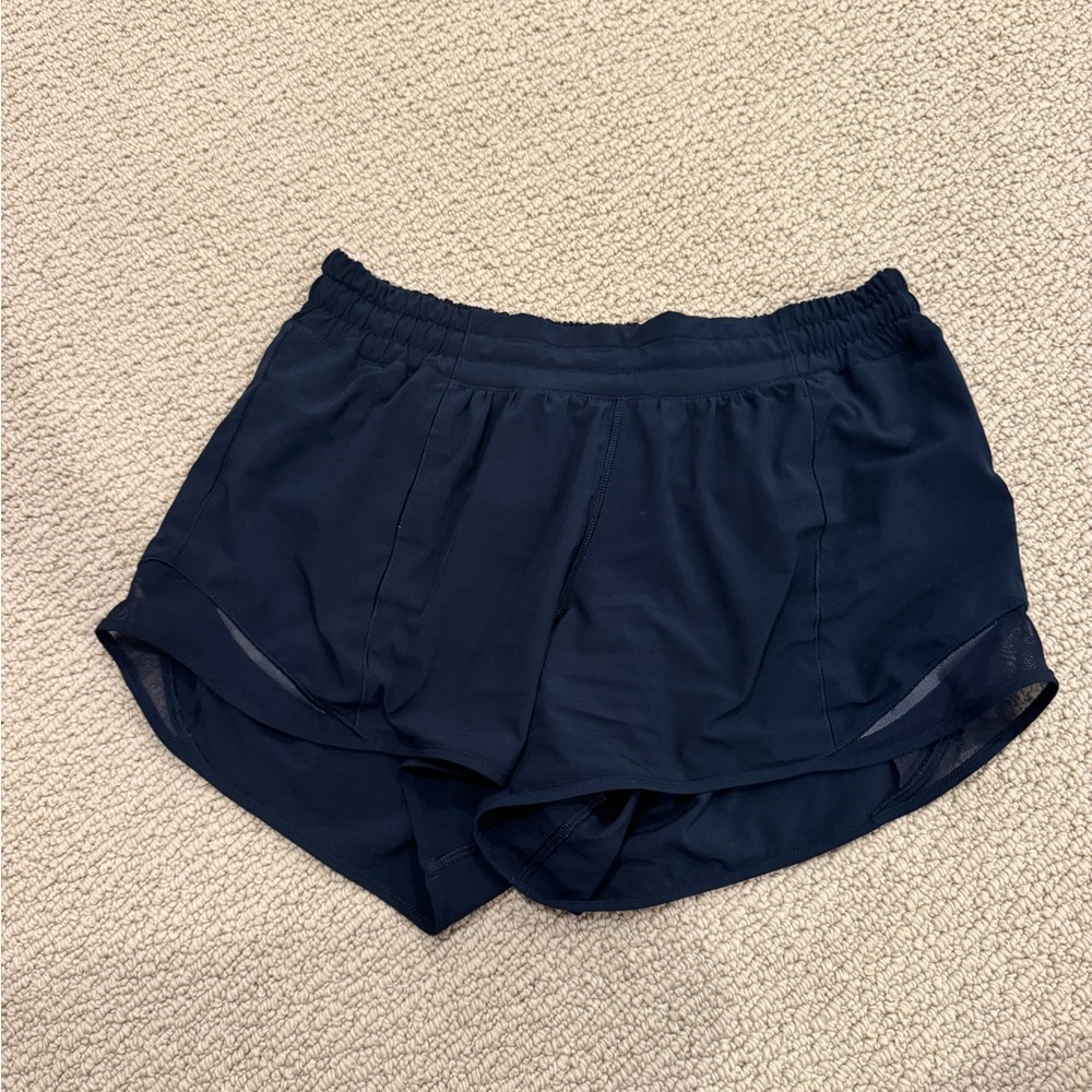 Lululemon 4 in Hotty Hots - great condition!